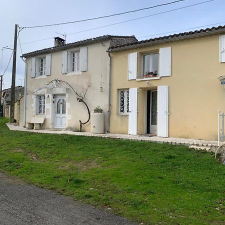 Charmant Studio meublé Montignac-Charente Exterior foto